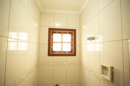 Casa à venda com 201m², 3 quartos e 6 vagas Casa à venda com 201m², 3 quartos e 6 vagasBanheiro