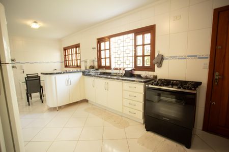 Casa à venda com 201m², 3 quartos e 6 vagas Casa à venda com 201m², 3 quartos e 6 vagasCozinha