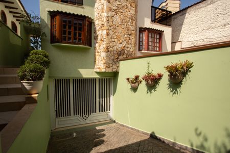 Casa à venda com 201m², 3 quartos e 6 vagas Casa à venda com 201m², 3 quartos e 6 vagasÁREA EXTERNA