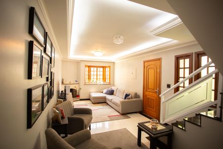 Casa à venda com 201m², 3 quartos e 6 vagas Casa à venda com 201m², 3 quartos e 6 vagasSala