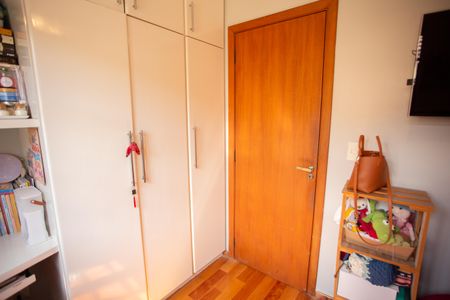 Casa à venda com 201m², 3 quartos e 6 vagas Casa à venda com 201m², 3 quartos e 6 vagasQuarto 2