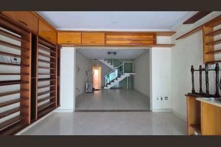 Casa à venda com 140m², 3 quartos e 4 vagas Casa à venda com 140m², 3 quartos e 4 vagasSala