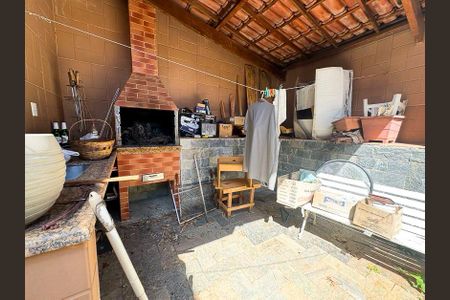 Casa à venda com 360m², 5 quartos e 4 vagasÁrea Gourmet