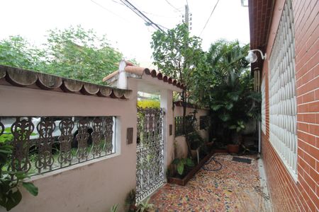 Casa de condomínio à venda com 100m², 4 quartos e sem vagaÁrea comum - Quintal