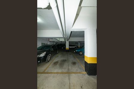 Apartamento à venda com 180m², 4 quartos e 3 vagas Apartamento à venda com 180m², 4 quartos e 3 vagasGaragem