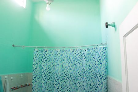 Casa à venda com 143m², 2 quartos e 1 vagaBanheiro