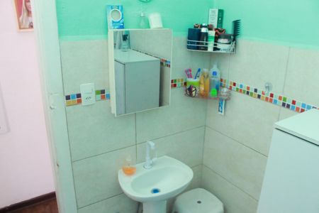 Casa à venda com 143m², 2 quartos e 1 vagaBanheiro