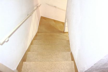 Casa à venda com 143m², 2 quartos e 1 vagaEscada