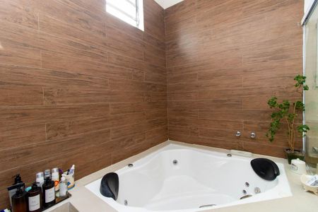 Apartamento à venda com 175m², 2 quartos e 7 vagasBanheiro da Suíte 1