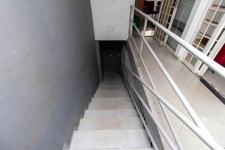 Apartamento à venda com 175m², 2 quartos e 7 vagasEscada