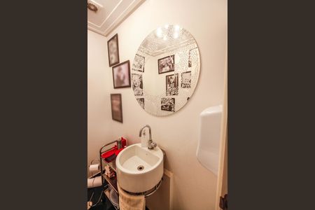 Apartamento à venda com 145m², 4 quartos e 2 vagas Apartamento à venda com 145m², 4 quartos e 2 vagasLavabo