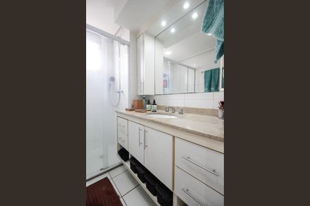 Apartamento à venda com 145m², 4 quartos e 2 vagas Apartamento à venda com 145m², 4 quartos e 2 vagasSuíte