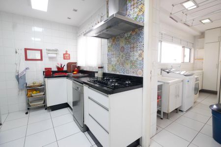 Apartamento à venda com 145m², 4 quartos e 2 vagas Apartamento à venda com 145m², 4 quartos e 2 vagasCozinha