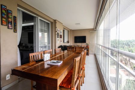 Apartamento à venda com 145m², 4 quartos e 2 vagas Apartamento à venda com 145m², 4 quartos e 2 vagasVaranda gourmet