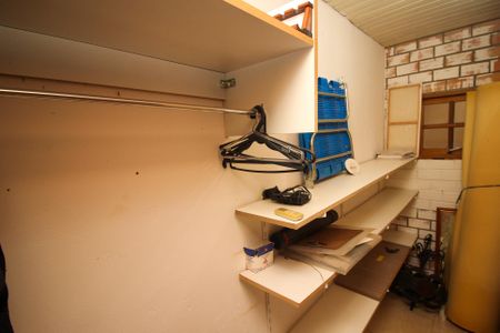 Casa à venda com 400m², 4 quartos e 5 vagas Casa à venda com 400m², 4 quartos e 5 vagasCloset da suíte 4
