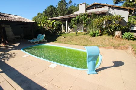 Casa à venda com 400m², 4 quartos e 5 vagas Casa à venda com 400m², 4 quartos e 5 vagasPiscina