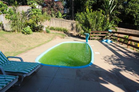 Casa à venda com 400m², 4 quartos e 5 vagas Casa à venda com 400m², 4 quartos e 5 vagasPiscina