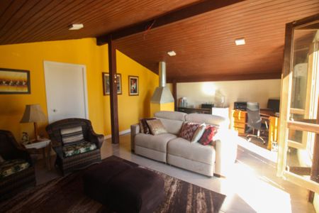 Casa à venda com 400m², 4 quartos e 5 vagas Casa à venda com 400m², 4 quartos e 5 vagasSuíte 3
