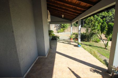 Casa à venda com 400m², 4 quartos e 5 vagas Casa à venda com 400m², 4 quartos e 5 vagasVaranda da Sala