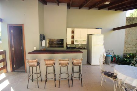 Casa à venda com 400m², 4 quartos e 5 vagas Casa à venda com 400m², 4 quartos e 5 vagasVaranda gourmet
