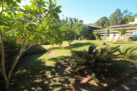 Casa à venda com 400m², 4 quartos e 5 vagas Casa à venda com 400m², 4 quartos e 5 vagasQuintal