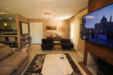 Casa à venda com 400m², 4 quartos e 5 vagas Casa à venda com 400m², 4 quartos e 5 vagasSala