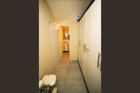 Casa à venda com 400m², 4 quartos e 5 vagas Casa à venda com 400m², 4 quartos e 5 vagasCloset da suíte 3