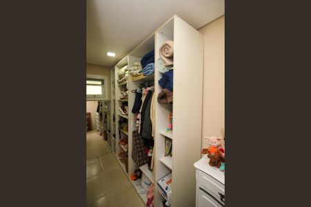 Casa à venda com 400m², 4 quartos e 5 vagas Casa à venda com 400m², 4 quartos e 5 vagasCloset da suíte 2