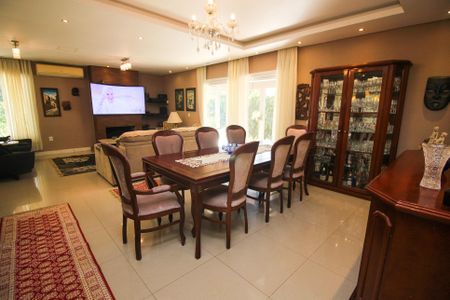 Casa à venda com 400m², 4 quartos e 5 vagas Casa à venda com 400m², 4 quartos e 5 vagasSala de Jantar