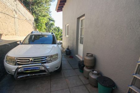 Casa à venda com 400m², 4 quartos e 5 vagas Casa à venda com 400m², 4 quartos e 5 vagasGaragem