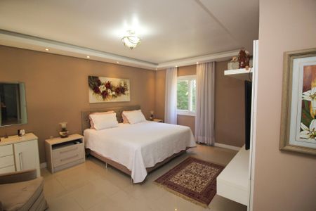 Casa à venda com 400m², 4 quartos e 5 vagas Casa à venda com 400m², 4 quartos e 5 vagasSuíte 1