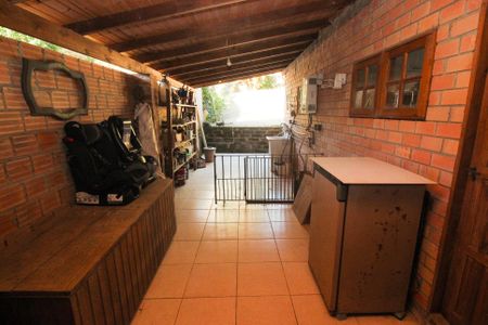 Casa à venda com 400m², 4 quartos e 5 vagas Casa à venda com 400m², 4 quartos e 5 vagasVaranda