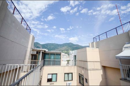 Apartamento para alugar com 168m², 3 quartos e 4 vagas Apartamento para alugar com 168m², 3 quartos e 4 vagasVista do Quarto 2