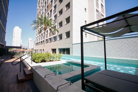 Studio à venda com 28m², 1 quarto e sem vaga Studio à venda com 28m², 1 quarto e sem vagaÁrea Comum - Piscina