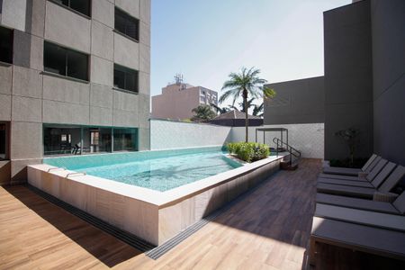 Studio à venda com 28m², 1 quarto e sem vaga Studio à venda com 28m², 1 quarto e sem vagaÁrea Comum - Piscina