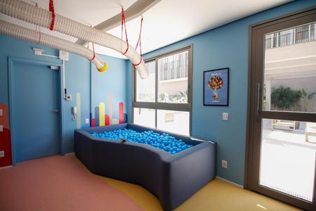 Studio à venda com 28m², 1 quarto e sem vaga Studio à venda com 28m², 1 quarto e sem vagaÁrea Comum - Briquedoteca