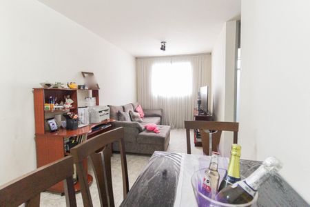 Apartamento para alugar com 58m², 2 quartos e 1 vaga Apartamento para alugar com 58m², 2 quartos e 1 vagaSala