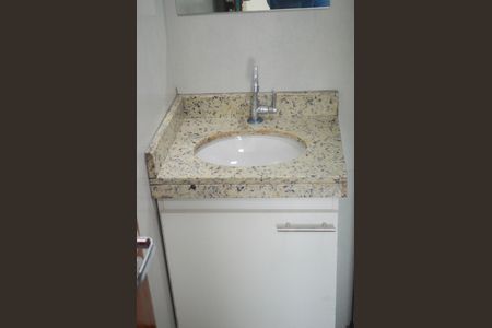 Apartamento à venda com 40m², 2 quartos e sem vaga Apartamento à venda com 40m², 2 quartos e sem vagaBanheiro