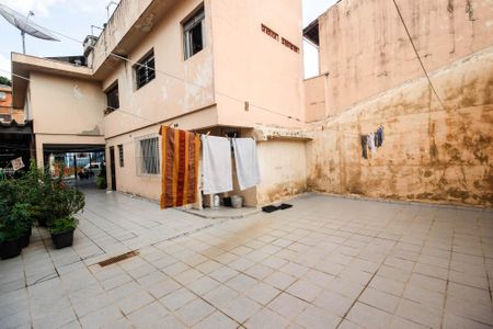 Casa à venda com 581m², 10 quartos e 5 vagas Casa à venda com 581m², 10 quartos e 5 vagasÁrea de serviço casa 3