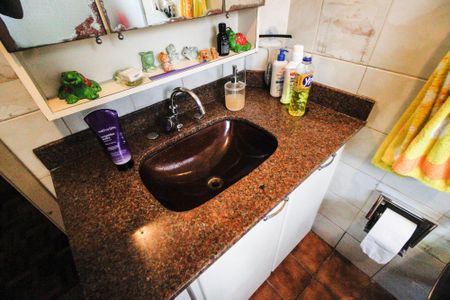 Casa à venda com 581m², 10 quartos e 5 vagas Casa à venda com 581m², 10 quartos e 5 vagasBanheiro casa 4