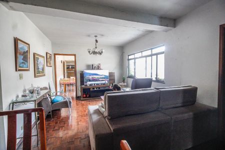 Casa à venda com 581m², 10 quartos e 5 vagas Casa à venda com 581m², 10 quartos e 5 vagasSala casa 4