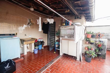 Casa à venda com 581m², 10 quartos e 5 vagas Casa à venda com 581m², 10 quartos e 5 vagasÁrea de serviço casa 4