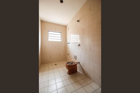 Casa à venda com 581m², 10 quartos e 5 vagas Casa à venda com 581m², 10 quartos e 5 vagasBanheiro casa 2