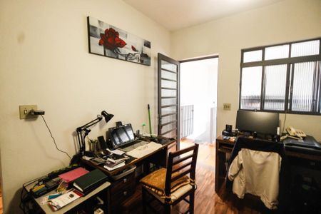 Casa à venda com 581m², 10 quartos e 5 vagas Casa à venda com 581m², 10 quartos e 5 vagasQuarto de serviço 2 casa 2