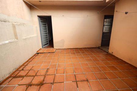 Casa à venda com 581m², 10 quartos e 5 vagas Casa à venda com 581m², 10 quartos e 5 vagasQuintal casa 2