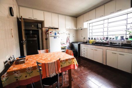 Casa à venda com 581m², 10 quartos e 5 vagas Casa à venda com 581m², 10 quartos e 5 vagasCozinha casa 4