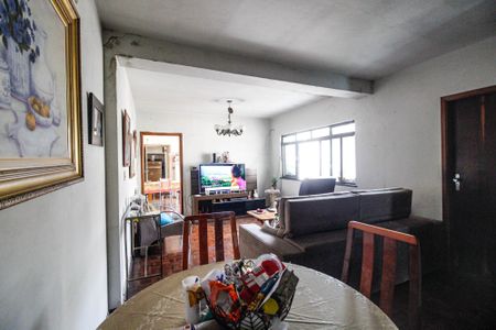 Casa à venda com 581m², 10 quartos e 5 vagas Casa à venda com 581m², 10 quartos e 5 vagasSala casa 4