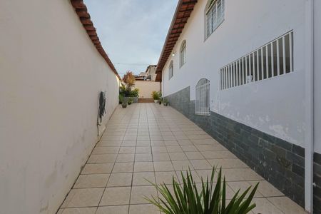 Casa à venda com 380m², 4 quartos e 4 vagas Casa à venda com 380m², 4 quartos e 4 vagasÁrea externa