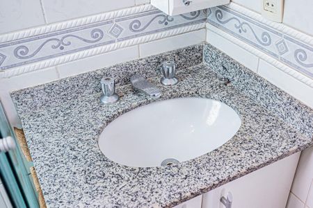 Apartamento à venda com 58m², 2 quartos e 1 vaga Apartamento à venda com 58m², 2 quartos e 1 vagaBanheiro suite