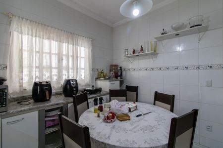 Casa à venda com 150m², 3 quartos e 2 vagas Casa à venda com 150m², 3 quartos e 2 vagasCopa